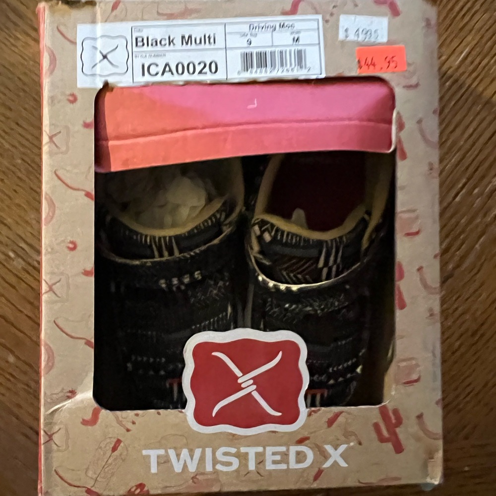 Boys toddler size 9 brand new twisted x